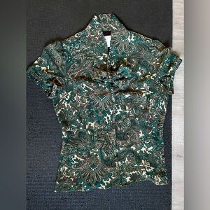 Loft bow tie neck, classic and elegant pattern with hand made buttons.